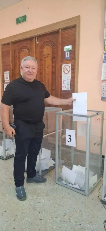 Депутаты Новоазовского муниципального совета исполнили свой гражданский долг, проголосовав на выборах депутатов Государственной Думы Российской Федерации Депутаты Новоазовского муниципального совета исполнили свой гражданский долг, проголосовав на выборах депутатов Государственной Думы Российской Федерации