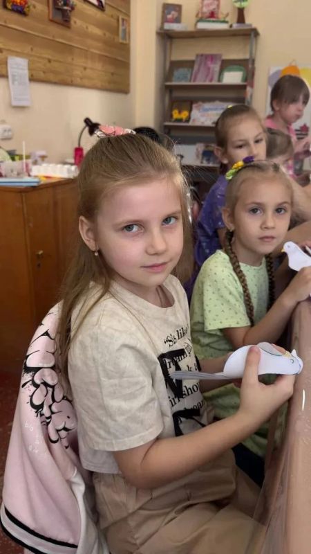 Искусство, согретое душой. В преддверии Международного дня мира во Дворце культуры им. Ленина прошел мастер-класс «Голубь мира» для студии детского танца «Калинка» Искусство, согретое душой. В преддверии Международного дня мира во Дворце культуры им. Ленина прошел мастер-класс «Голубь мира» для студии детского танца «Калинка»