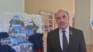Депутат Макеевского городского совета Александр Подгорный проголосовал на избирательном участке в Кировском районе за будущее родного края