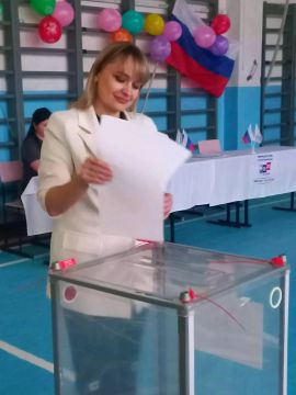 Коллектив ГБОУ «Кумачовская школа» в полном составе реализовал своё избирательное право на выборах депутатов Государственной Думы РФ