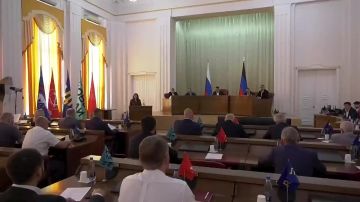 Юрий Покинтелица: Принял участие в работе 97-го пленарного заседания Народного Совета ДНР