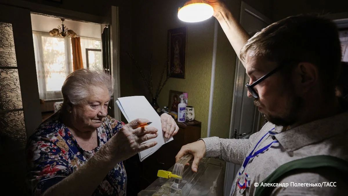 Завершается третий день голосования на выборах в Госдуму Завершается третий день голосования на выборах в Госдуму