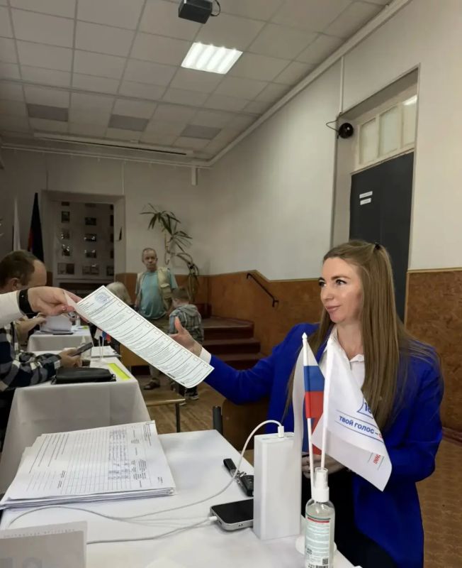 Секретарь первичного отделения №276 Юлия Маркелова приняла участие в голосовании на выборах депутатов Государственной Думы Секретарь первичного отделения №276 Юлия Маркелова приняла участие в голосовании на выборах депутатов Государственной Думы