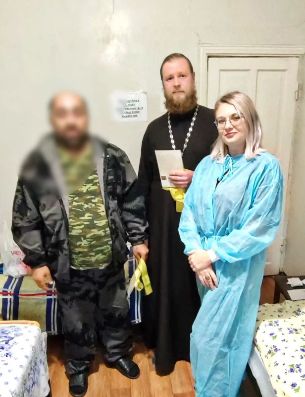 "Вы не одни: Поддержка защитников Родины от волонтеров Тореза" "Вы не одни: Поддержка защитников Родины от волонтеров Тореза"