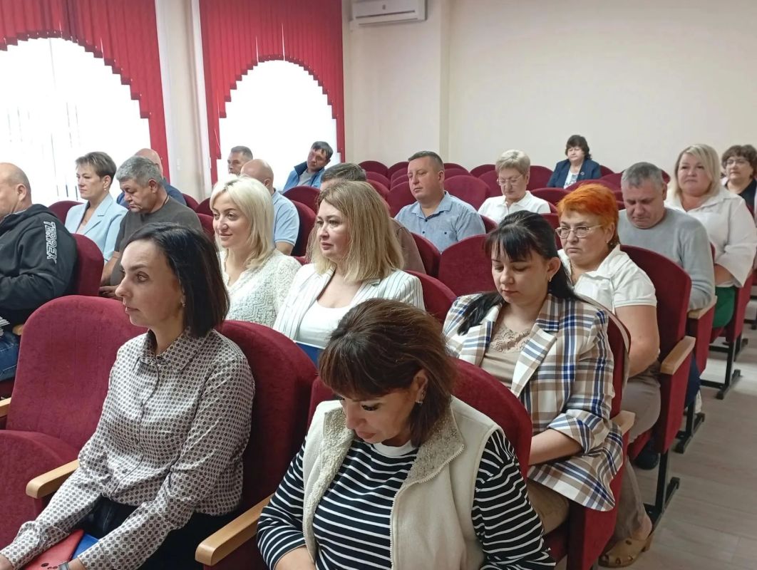 Николай Руппель: Традиционное аппаратное совещание начали с подведения итогов минувшей недели Николай Руппель: Традиционное аппаратное совещание начали с подведения итогов минувшей недели