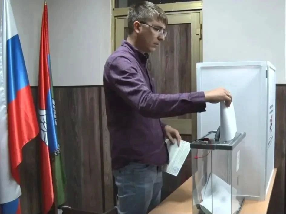 Представители Общественного совета проголосовали на выборах депутатов Госдумы Представители Общественного совета проголосовали на выборах депутатов Госдумы