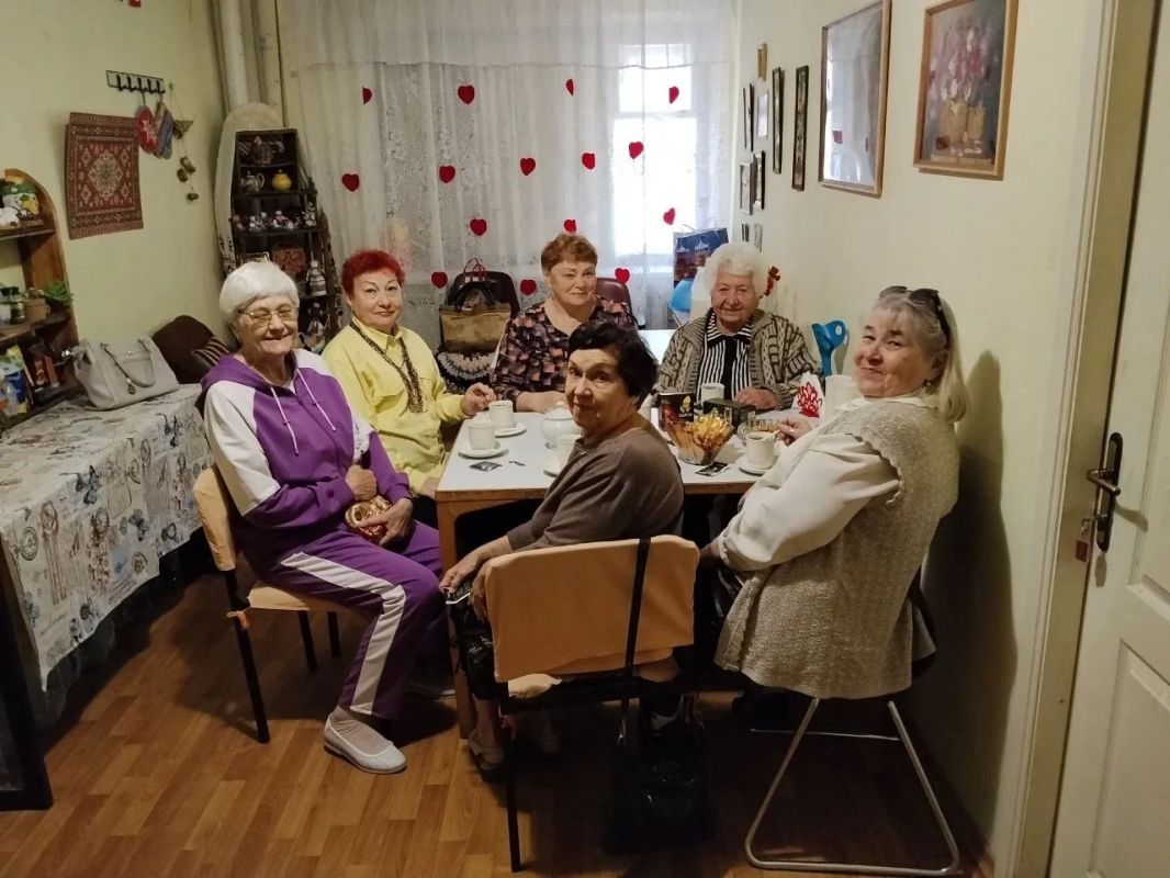 Забота о здоровье через движение: в Центре социального обслуживания населения прошло занятие по пальчиковой гимнастике Забота о здоровье через движение: в Центре социального обслуживания населения прошло занятие по пальчиковой гимнастике