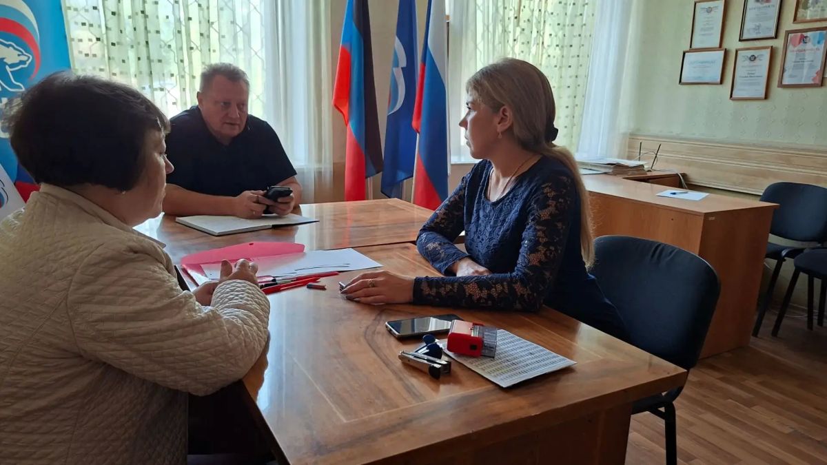 Валентин Левченко: Провёл приём граждан.. На встрече жители подняли два важных вопроса Валентин Левченко: Провёл приём граждан.. На встрече жители подняли два важных вопроса