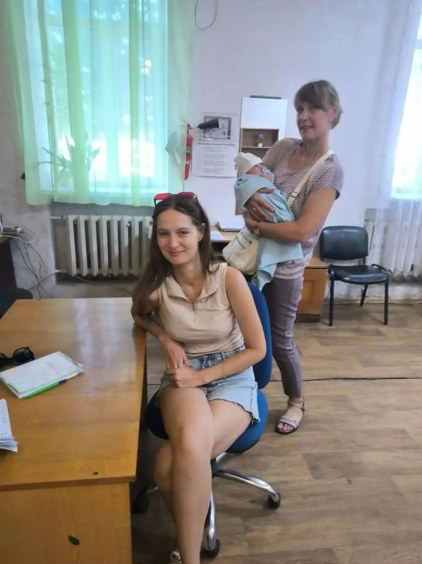 «Круглый стол» для молодых мам: поддержка, забота и укрепление семейных ценностей «Круглый стол» для молодых мам: поддержка, забота и укрепление семейных ценностей