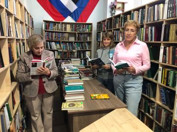 В Ждановке прошла литературная гостиная "И осень входит на порог"