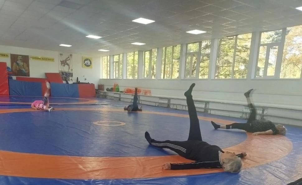 Зарядка — залог бодрости и хорошего настроения! Зарядка — залог бодрости и хорошего настроения!