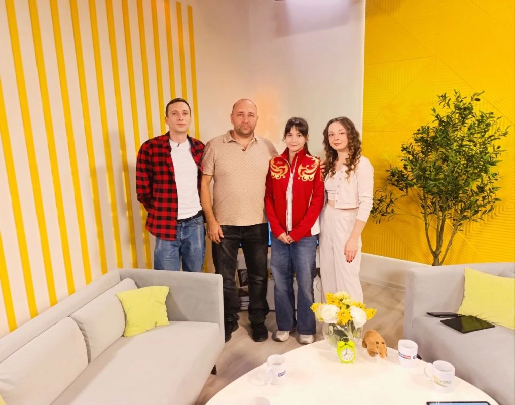 #НашиГости. Сегодня в нашей студии были: Милана Хворостенко - рекордсменка России по тяжелой атлетике, участница первенства Европы, победительница всероссийских соревнований и Спартакиады учащихся России Ильдар Закиров -...