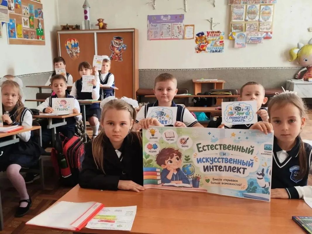 Александр Шатов: В школах Шахтерского округа прошли занятия проекта «Разговоры о важном» Александр Шатов: В школах Шахтерского округа прошли занятия проекта «Разговоры о важном»