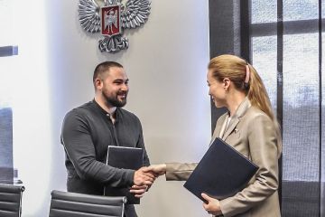 Наталья Никонорова: Сегодня подписали Соглашение о сотрудничестве и взаимодействии между партийным проектом «Женское движение Единой России» в ДНР и Министерством молодёжной политики нашего региона!