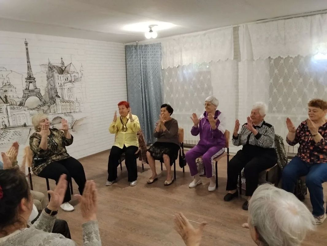 Забота о здоровье через движение: в Центре социального обслуживания населения прошло занятие по пальчиковой гимнастике Забота о здоровье через движение: в Центре социального обслуживания населения прошло занятие по пальчиковой гимнастике