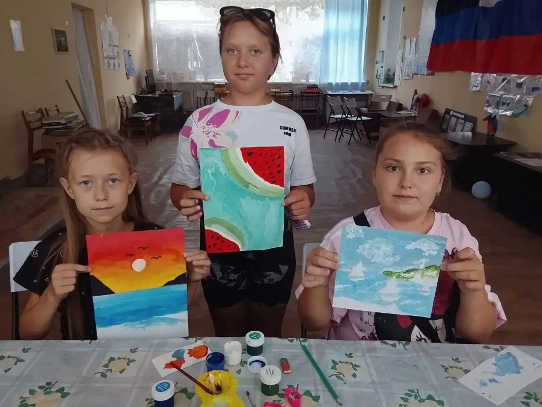 18.09.2026 г. в музее истории села Хлебодаровка, организована выставка детских рисунков «Мы за мир» 18.09.2026 г. в музее истории села Хлебодаровка, организована выставка детских рисунков «Мы за мир»