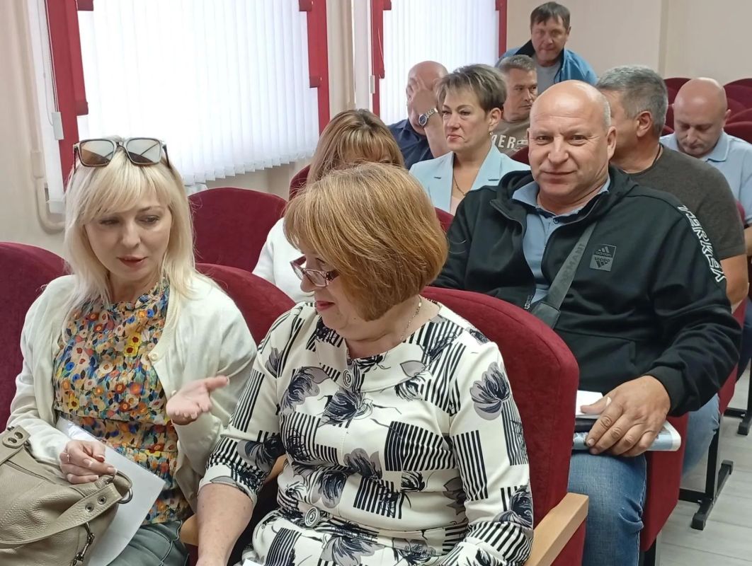 Николай Руппель: Традиционное аппаратное совещание начали с подведения итогов минувшей недели Николай Руппель: Традиционное аппаратное совещание начали с подведения итогов минувшей недели