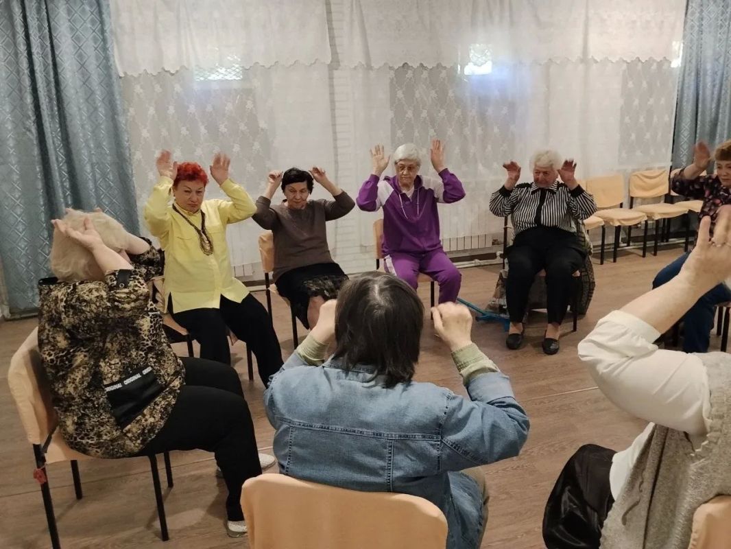 Забота о здоровье через движение: в Центре социального обслуживания населения прошло занятие по пальчиковой гимнастике Забота о здоровье через движение: в Центре социального обслуживания населения прошло занятие по пальчиковой гимнастике