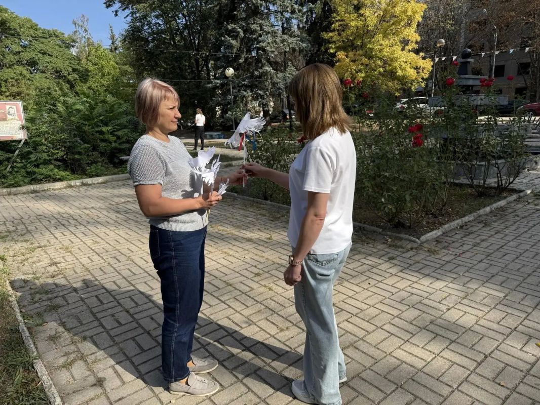 В Советском внутригородском районе городского округа Макеевка состоялась акция «За мир» В Советском внутригородском районе городского округа Макеевка состоялась акция «За мир»