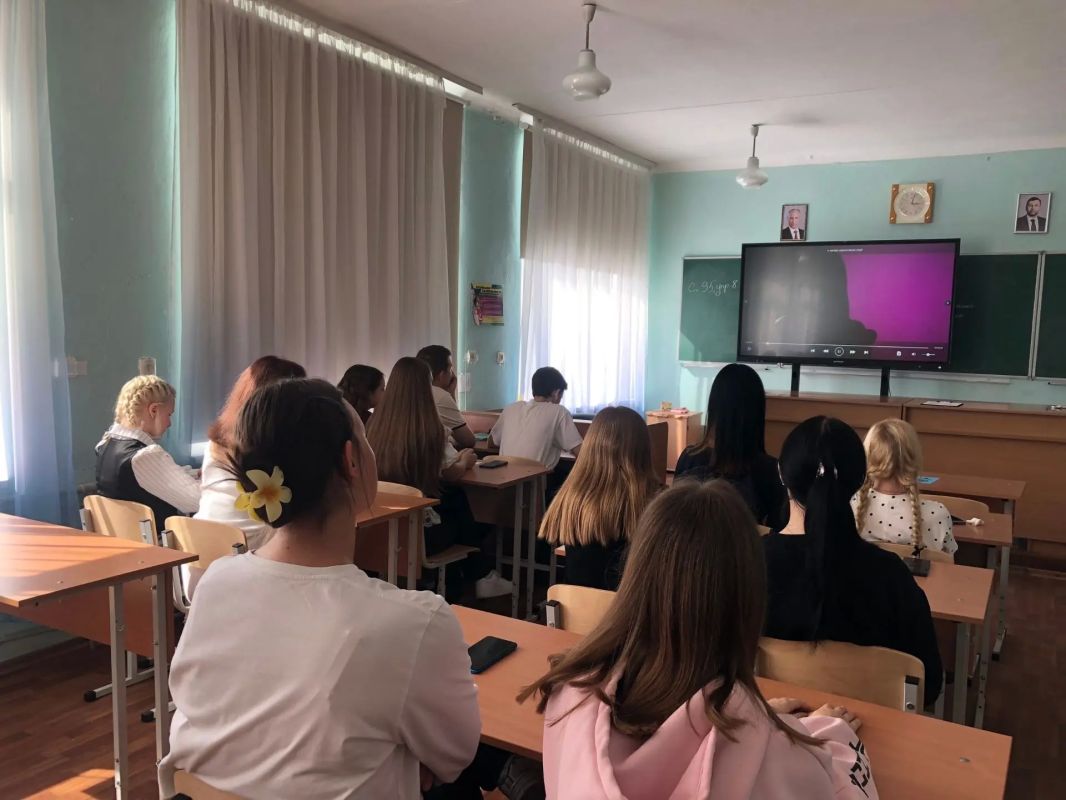 С подростками Ждановки поговорили о вреде наркотиков С подростками Ждановки поговорили о вреде наркотиков