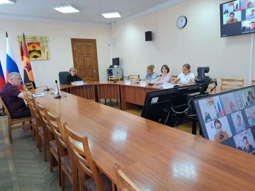 Александр Шатов: В Шахтерском отделении Единой России торжественно вручили партбилеты