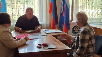 Валентин Левченко: Провёл приём граждан.. На встрече жители подняли два важных вопроса