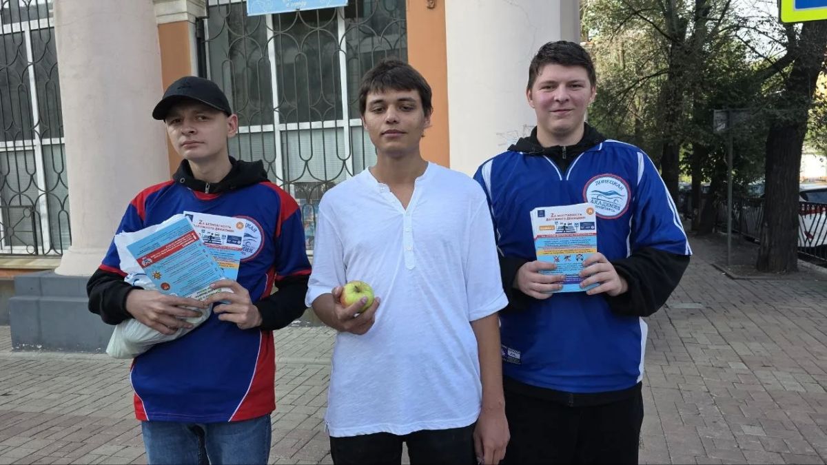 Сегодня, 22 сентября 2026 года, волонтеры Донецкой академии транспорта, члены Регионального центра по профилактике детского дорожно-транспортного травматизма «Лаборатория безопасности», совместно с сотрудниками... Сегодня, 22 сентября 2026 года, волонтеры Донецкой академии транспорта, члены Регионального центра по профилактике детского дорожно-транспортного травматизма «Лаборатория безопасности», совместно с сотрудниками...