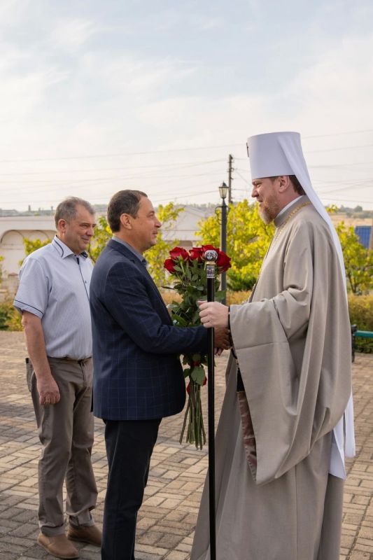 Константин Зинченко: В праздник Рождества Пресвятой Богородицы митрополит Владимир совершил Божественную литургию в селе Бугас Константин Зинченко: В праздник Рождества Пресвятой Богородицы митрополит Владимир совершил Божественную литургию в селе Бугас