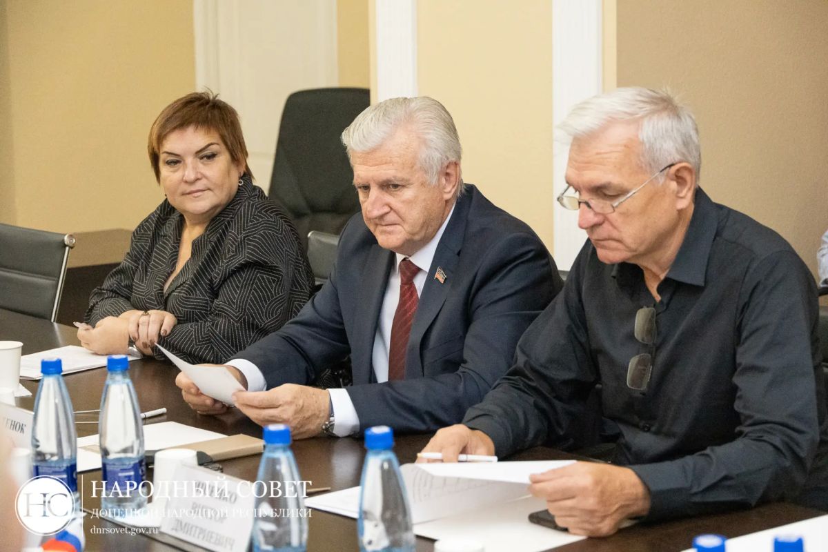 В Народном Совете рассматривают возможность временного запрета продажи вейпов в ДНР В Народном Совете рассматривают возможность временного запрета продажи вейпов в ДНР