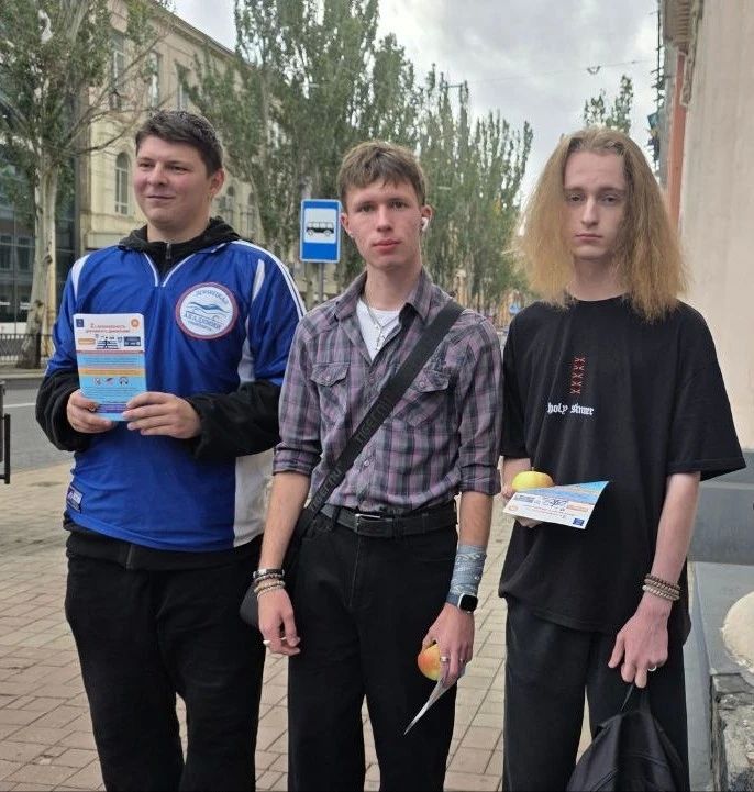 Сегодня, 22 сентября 2026 года, волонтеры Донецкой академии транспорта, члены Регионального центра по профилактике детского дорожно-транспортного травматизма «Лаборатория безопасности», совместно с сотрудниками... Сегодня, 22 сентября 2026 года, волонтеры Донецкой академии транспорта, члены Регионального центра по профилактике детского дорожно-транспортного травматизма «Лаборатория безопасности», совместно с сотрудниками...