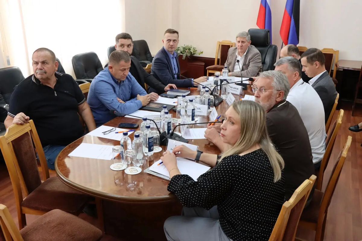 Максим Паршин принял участие в рабочей встрече Председателя Правительства ДНР Андрея Черткова с представителями угольных предприятий по ситуации на обогатительной фабрике «Красная звезда»