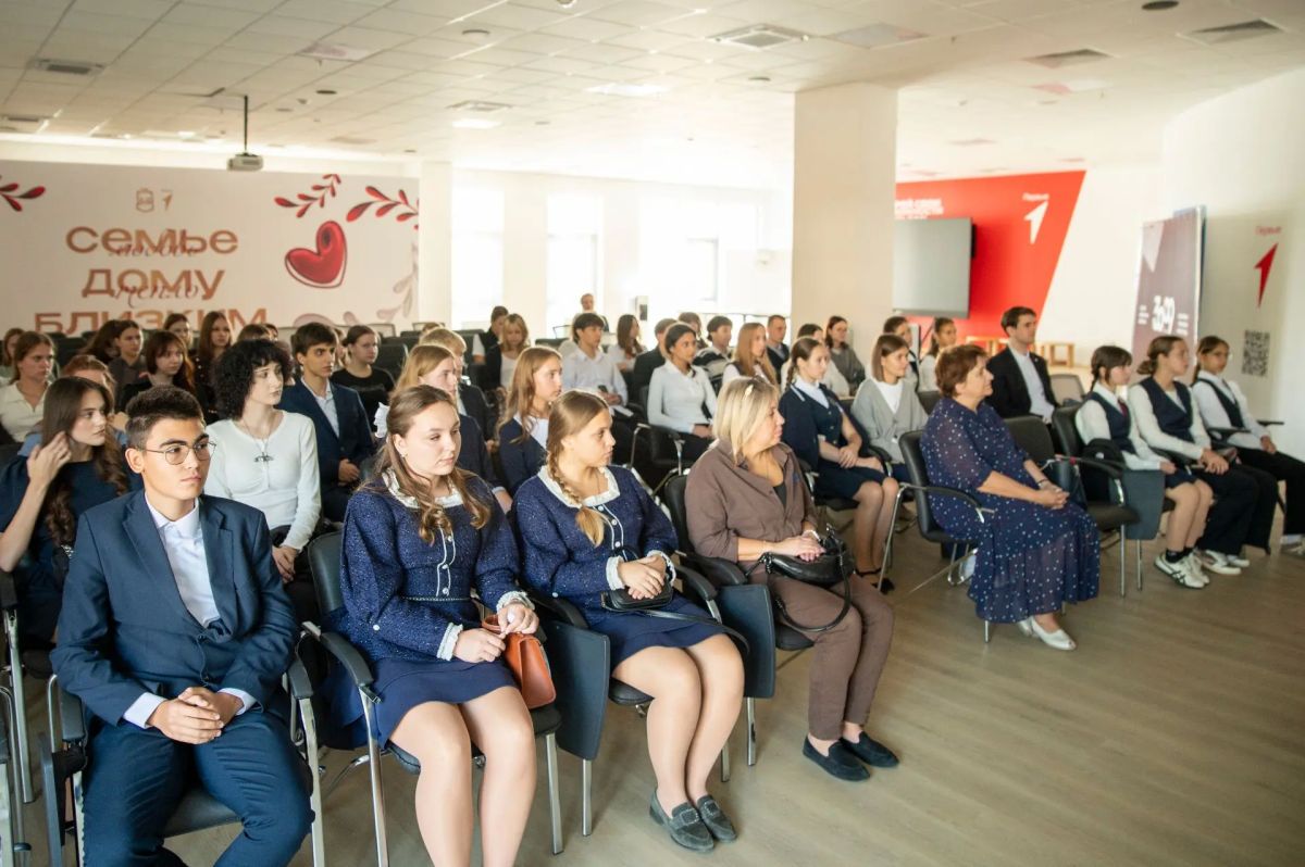 «Почему крестилась Русь?»: диалог о вере, истории и наследии «Почему крестилась Русь?»: диалог о вере, истории и наследии