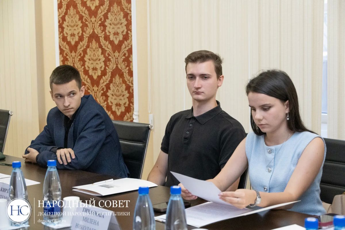 В Народном Совете рассматривают возможность временного запрета продажи вейпов в ДНР В Народном Совете рассматривают возможность временного запрета продажи вейпов в ДНР