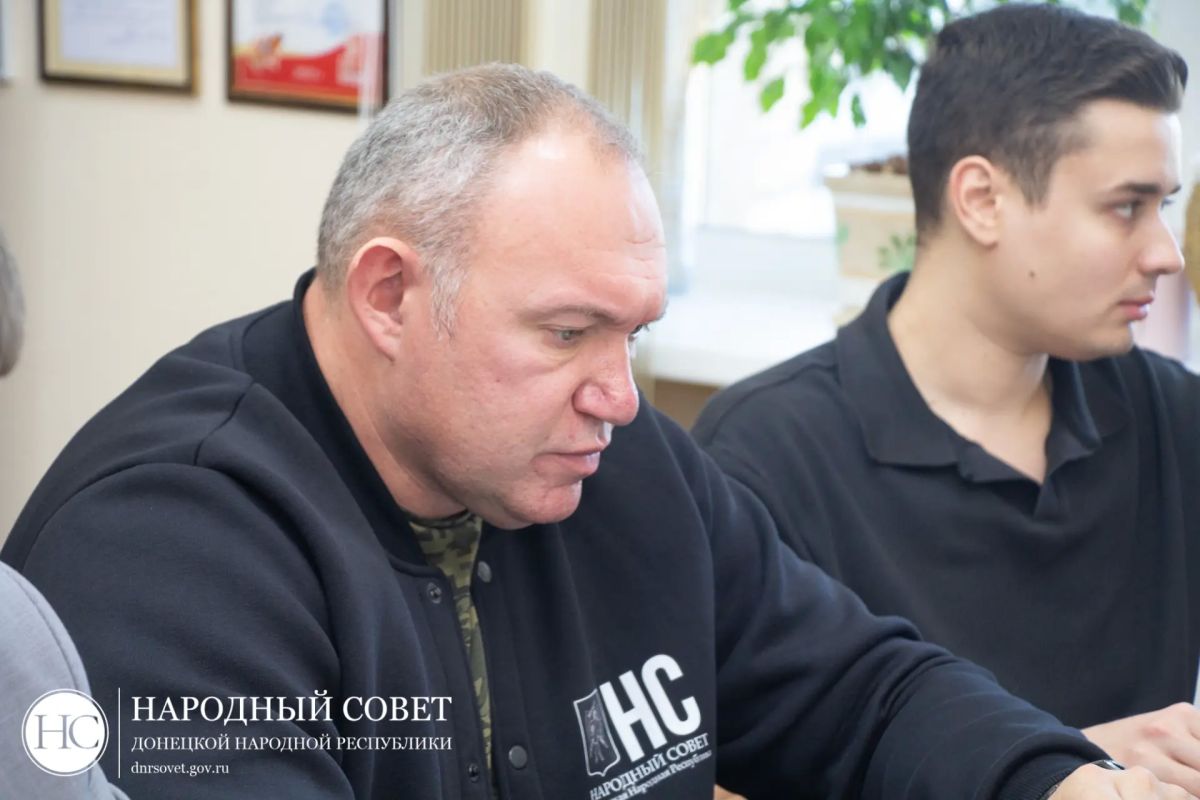 В Народном Совете обсудили вопросы поощрения медицинских работников В Народном Совете обсудили вопросы поощрения медицинских работников
