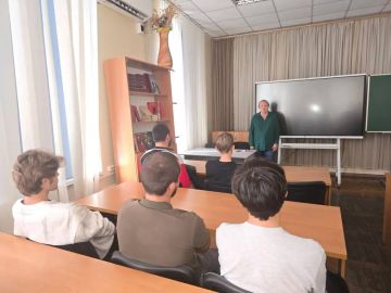 Как превратить идею в реальный проект? Студенты ДПК узнали о грантах Росмолодежи