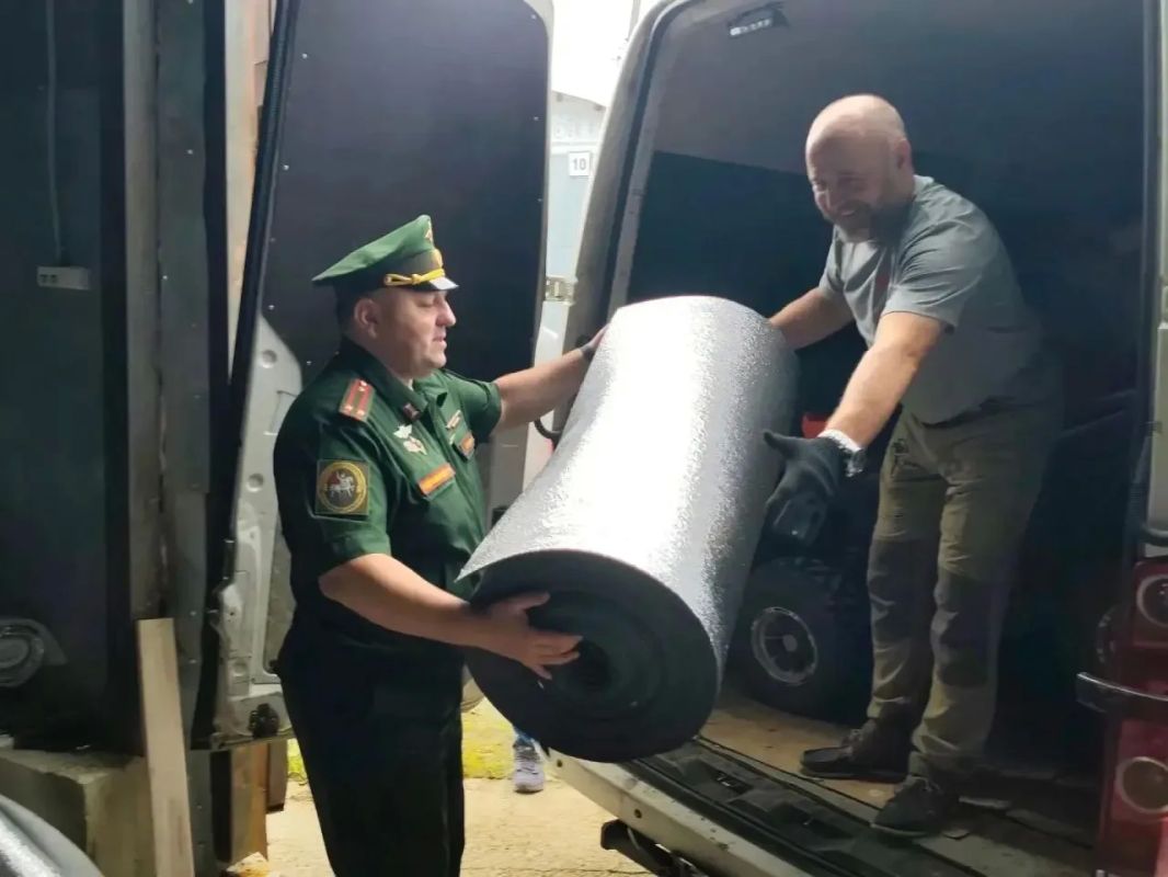 Военные следователи СК России по Ленинградскому военному округу совместно с волонтерами передали гуманитарную помощь Военные следователи СК России по Ленинградскому военному округу совместно с волонтерами передали гуманитарную помощь