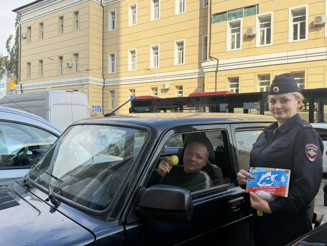 Сегодня, 22 сентября 2026 года, волонтеры Донецкой академии транспорта, члены Регионального центра по профилактике детского дорожно-транспортного травматизма «Лаборатория безопасности», совместно с сотрудниками... Сегодня, 22 сентября 2026 года, волонтеры Донецкой академии транспорта, члены Регионального центра по профилактике детского дорожно-транспортного травматизма «Лаборатория безопасности», совместно с сотрудниками...