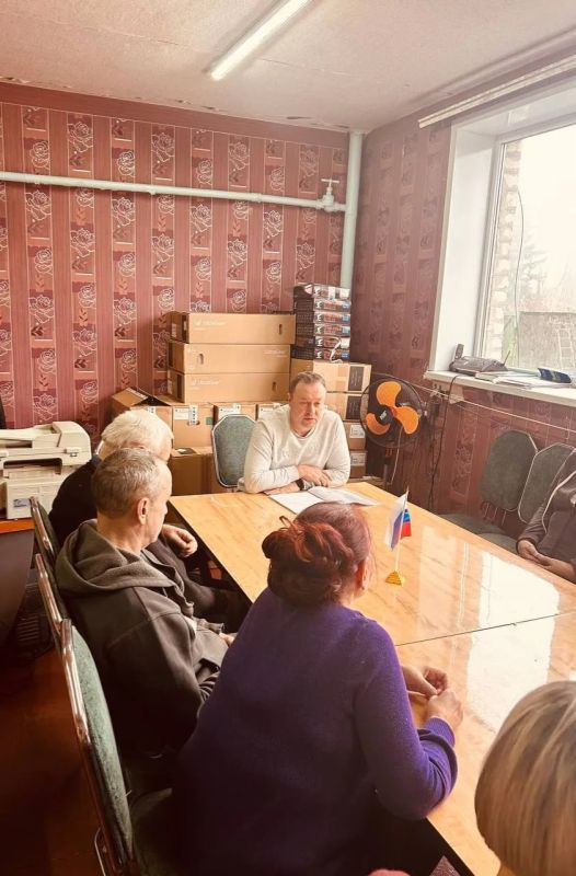 22 сентября 2026 года депутаты Горловского городского совета от фракции «Единая Россия» — Роман Конев, Максим Лебедев и Эдуард Полепкин — провели встречи с трудовыми коллективами 22 сентября 2026 года депутаты Горловского городского совета от фракции «Единая Россия» — Роман Конев, Максим Лебедев и Эдуард Полепкин — провели встречи с трудовыми коллективами