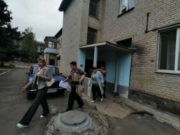 Сегодня в Центре социального обслуживания населения Амвросиевского округа прошло плановое учение на тему: «Действия руководителя и персонала при получении угрозы совершения террористического акта в письменном виде»