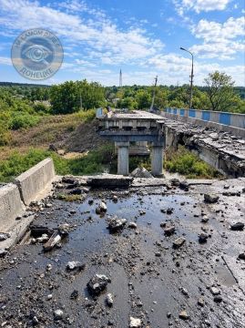 Уничтоженный авиаударом мост в н.п. Красноторка, что между Краматорском и Дружковкой
