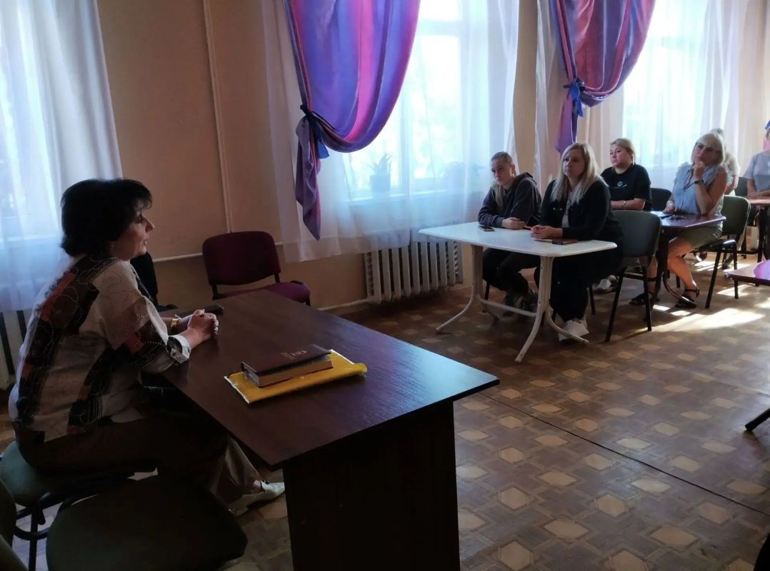 Сегодня, 21 сентября в Червоногвардейском районе состоялась встреча Председателя Макеевского городского совета ДНР первого созыва Валентины Харлашка с Сегодня, 21 сентября в Червоногвардейском районе состоялась встреча Председателя Макеевского городского совета ДНР первого созыва Валентины Харлашка с
