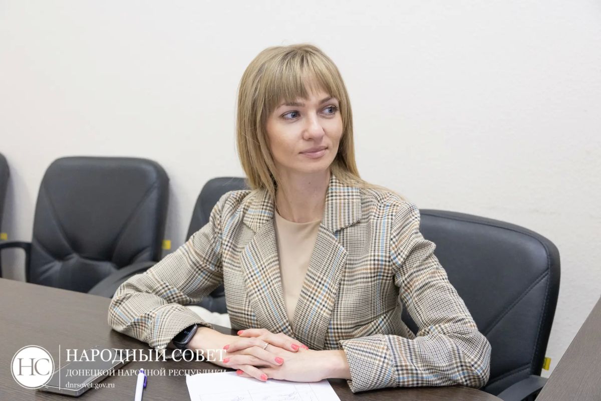Парламентарии обсудили регулирование рекомендаций ИИ-контента в интернете Парламентарии обсудили регулирование рекомендаций ИИ-контента в интернете