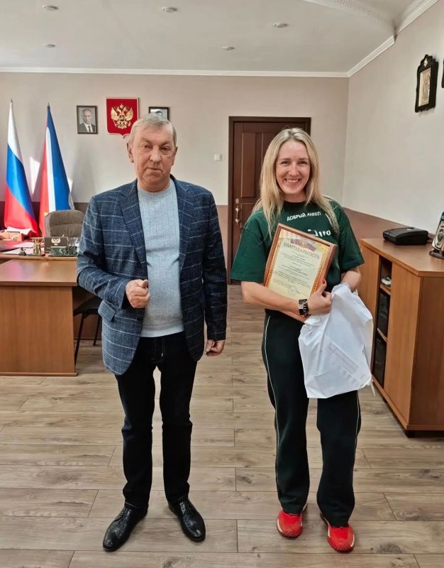 Николай Руппель: По случаю Дня города вручил благодарность администрации округа человеку с добрым и отзывчивым сердцем, на счету которого много общественно полезных и добрых дел Николай Руппель: По случаю Дня города вручил благодарность администрации округа человеку с добрым и отзывчивым сердцем, на счету которого много общественно полезных и добрых дел