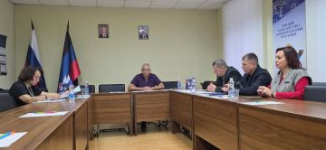 РАБОТА КОМИТЕТОВ. В рамках заседания постоянного комитета по вопросам городского хозяйства и муниципальной собственности члены комитета рассмотрели ключевые вопросы: - о включении в реестр муниципального имущества жилых...