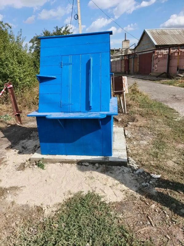 Константин Зинченко: Восстановление колодца. В Волновахе на пересечении улицы Коваля и переулка Рыночного восстановили колодец, который был повреждён в ходе военных действий и долгое время оставался болевой точкой для...