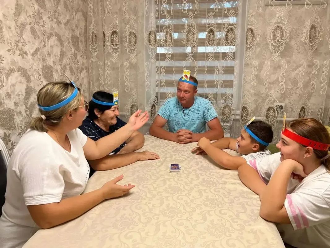 В рамках проекта «Крепкая семья»: «Родительская Гостиная» — когда все за одним столом! В рамках проекта «Крепкая семья»: «Родительская Гостиная» — когда все за одним столом!