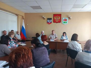 На еженедельном аппаратном совещании с начальниками управлений, отделов, секторов администрации округа и руководителями учреждений рассмотрели ряд вопросов.Среди них — доклад начальника Благодатновского территориального...