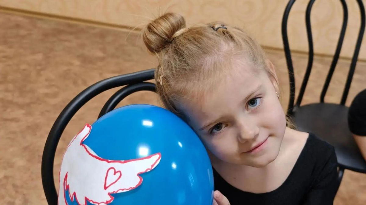 Иван Адамец: Во Дворце культуры им. В.В. Куйбышева г. Донецка прошла познавательная программа «Символ мира», посвящённая Международному дню мира Иван Адамец: Во Дворце культуры им. В.В. Куйбышева г. Донецка прошла познавательная программа «Символ мира», посвящённая Международному дню мира