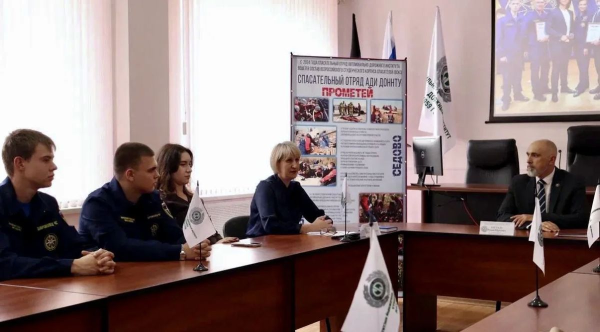 Встреча отряда «Прометей» с директором института Встреча отряда «Прометей» с директором института