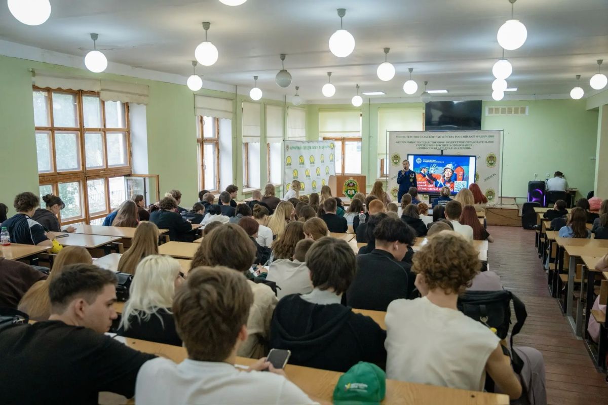 Обучение служением: Анна Артеева пообщалась со студентами ДОНАГРА Обучение служением: Анна Артеева пообщалась со студентами ДОНАГРА